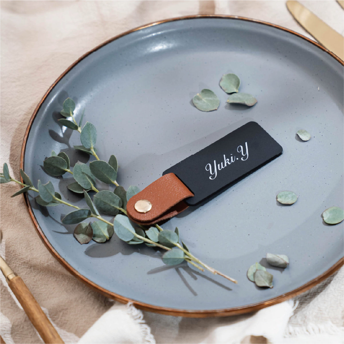 「1個から購入可能」マットブラック席札|レザーベルト・ネームタグ・キーホルダー(長方形)|レザーベルト・エスコートカード・ネームタグ・ラゲッジタグ ・席札