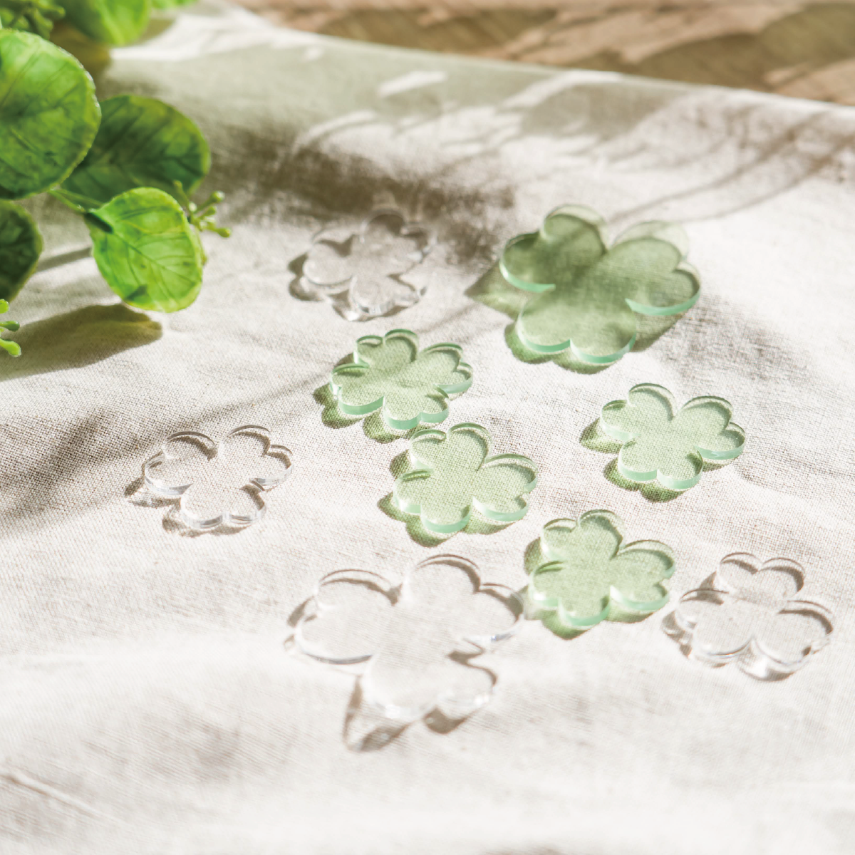 クローバードロップス — 星型ピースのゲスト参加型ウェディングボード・結婚証明書・ウェディングドロップボックス