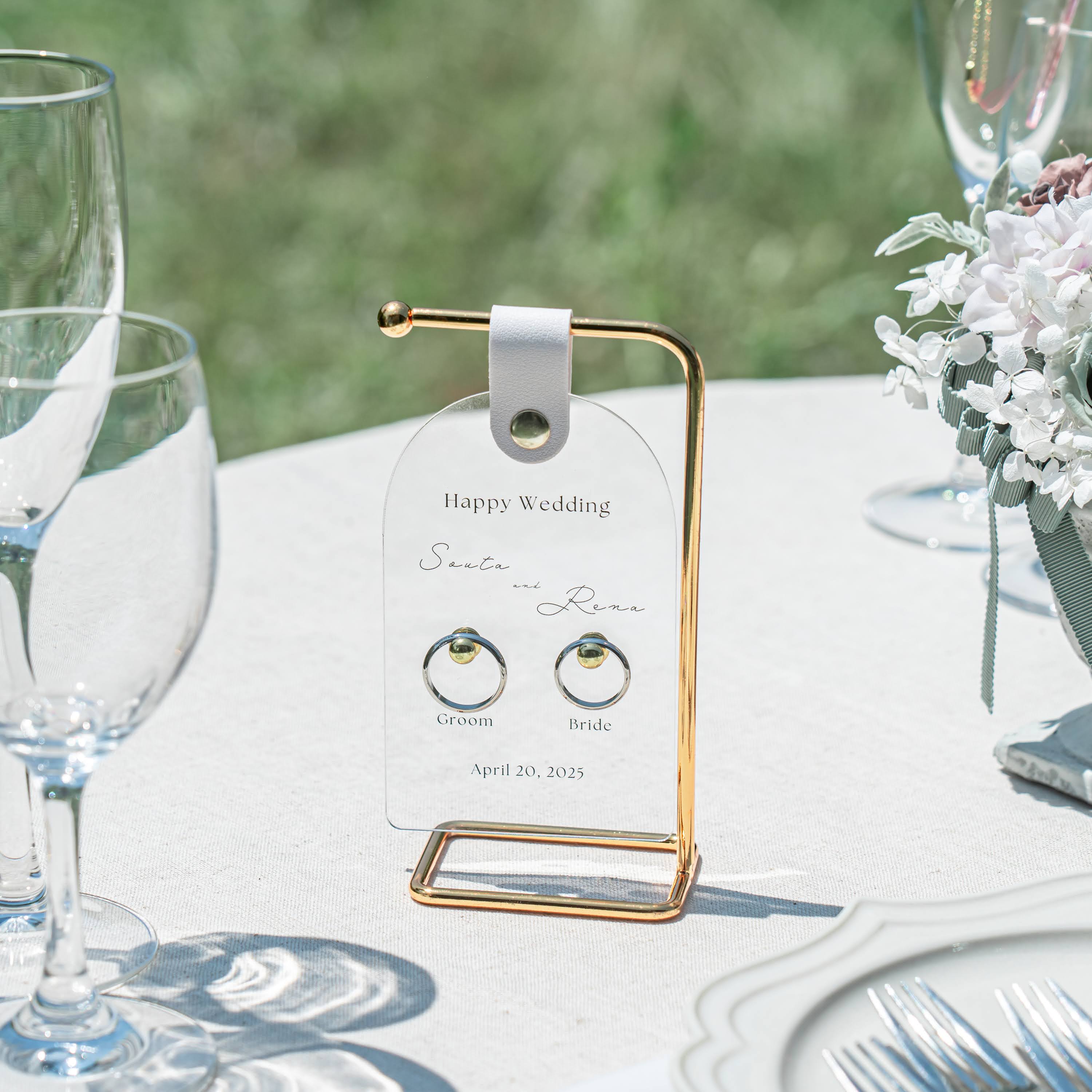 「名入れ」 オーナメントリングピロー ゴールドスタンド・レザーベルト付き アクリル