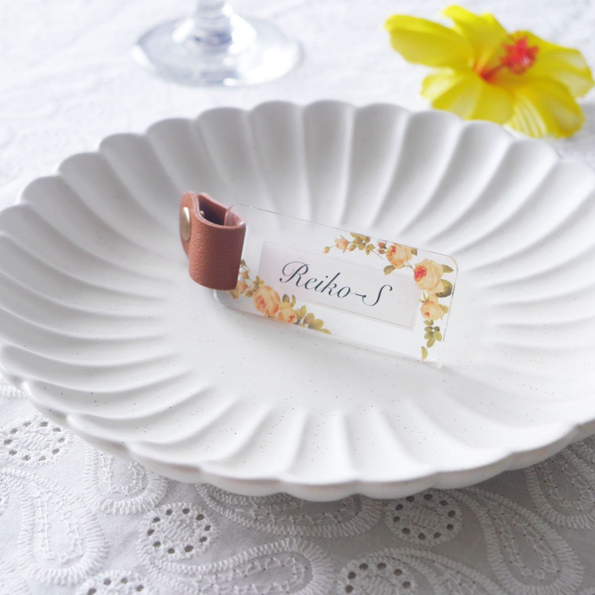 「1個から購入可能」 Yellow flour アクリル席札|長方形・エスコートカード・ネームタグ